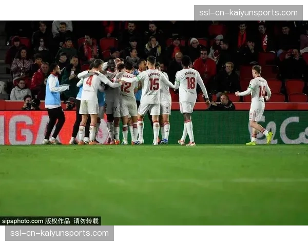 半场战报:赫罗纳1-0塞维利亚,主队通过前场反抢创造三次绝佳机会 半场战报:赫罗纳1-0塞维利亚,主队通过前场反抢创造三次绝佳机会