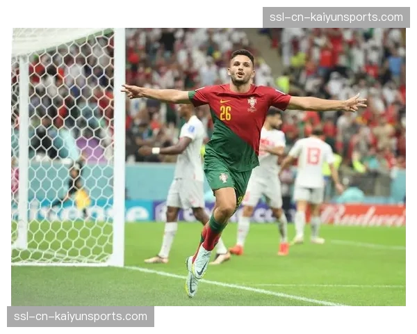 特写：颁奖台下的拥抱——里卡多·马里尼与年轻队友的传承时刻